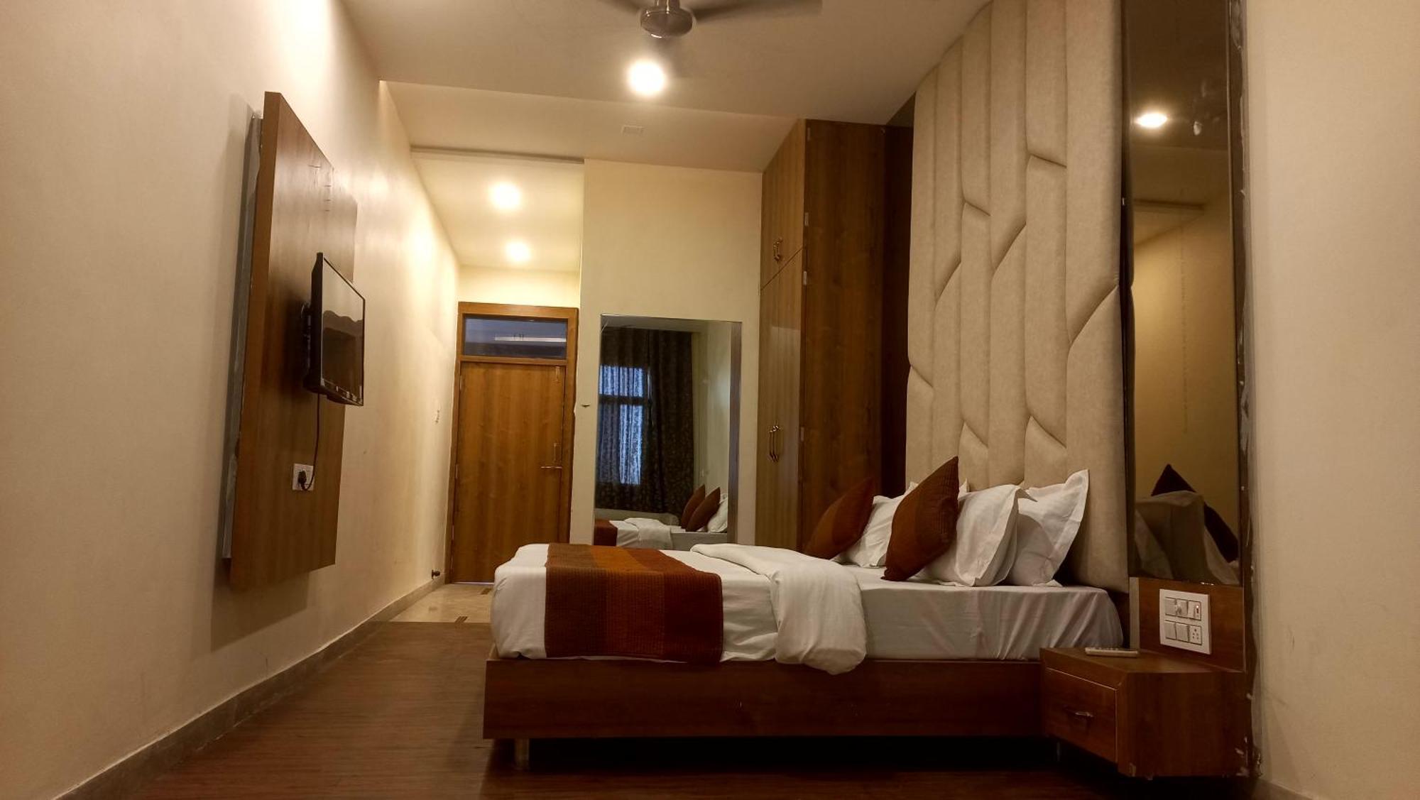 Hotel Indraprastha Jhalawar Buitenkant foto