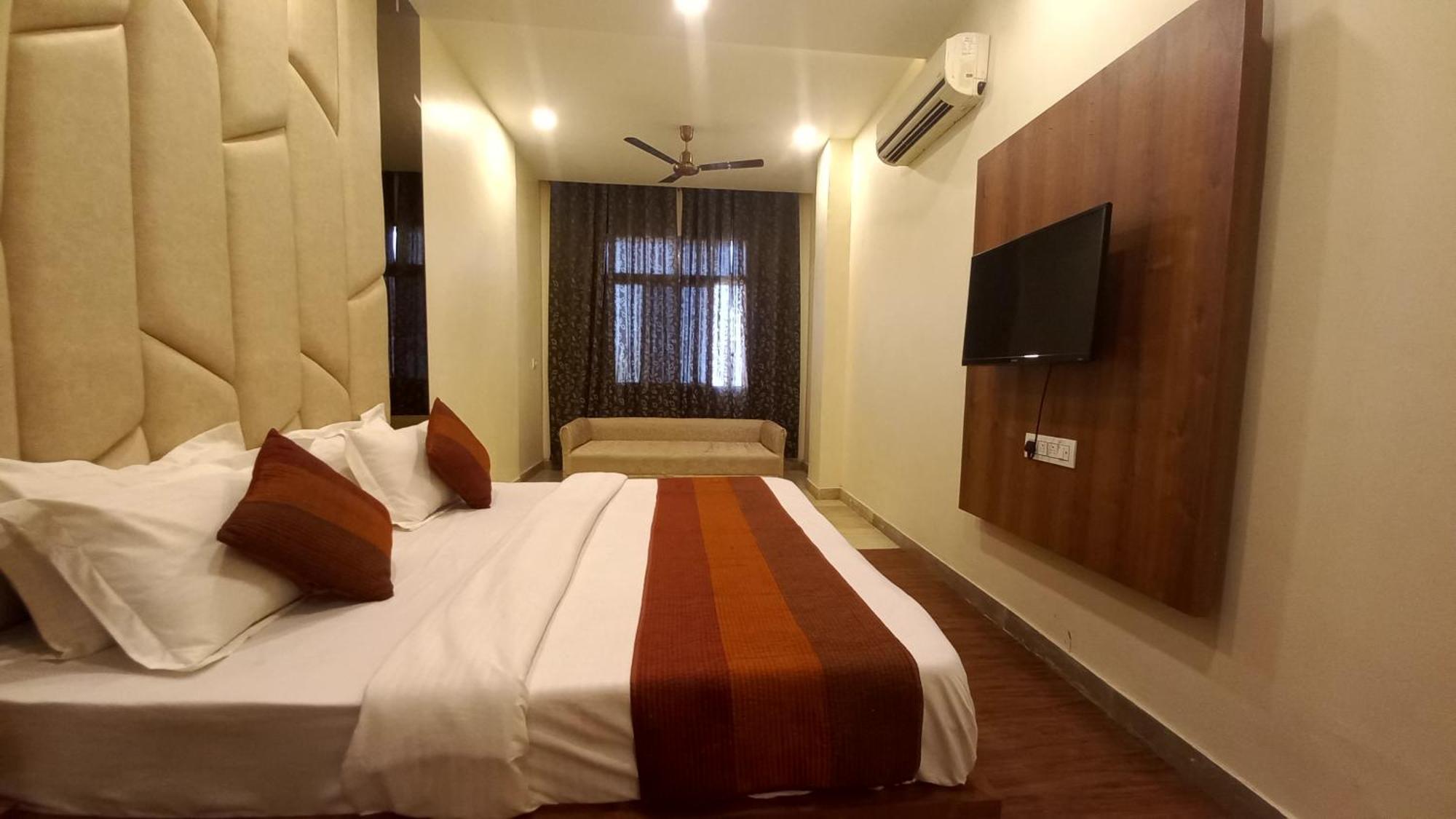 Hotel Indraprastha Jhalawar Buitenkant foto