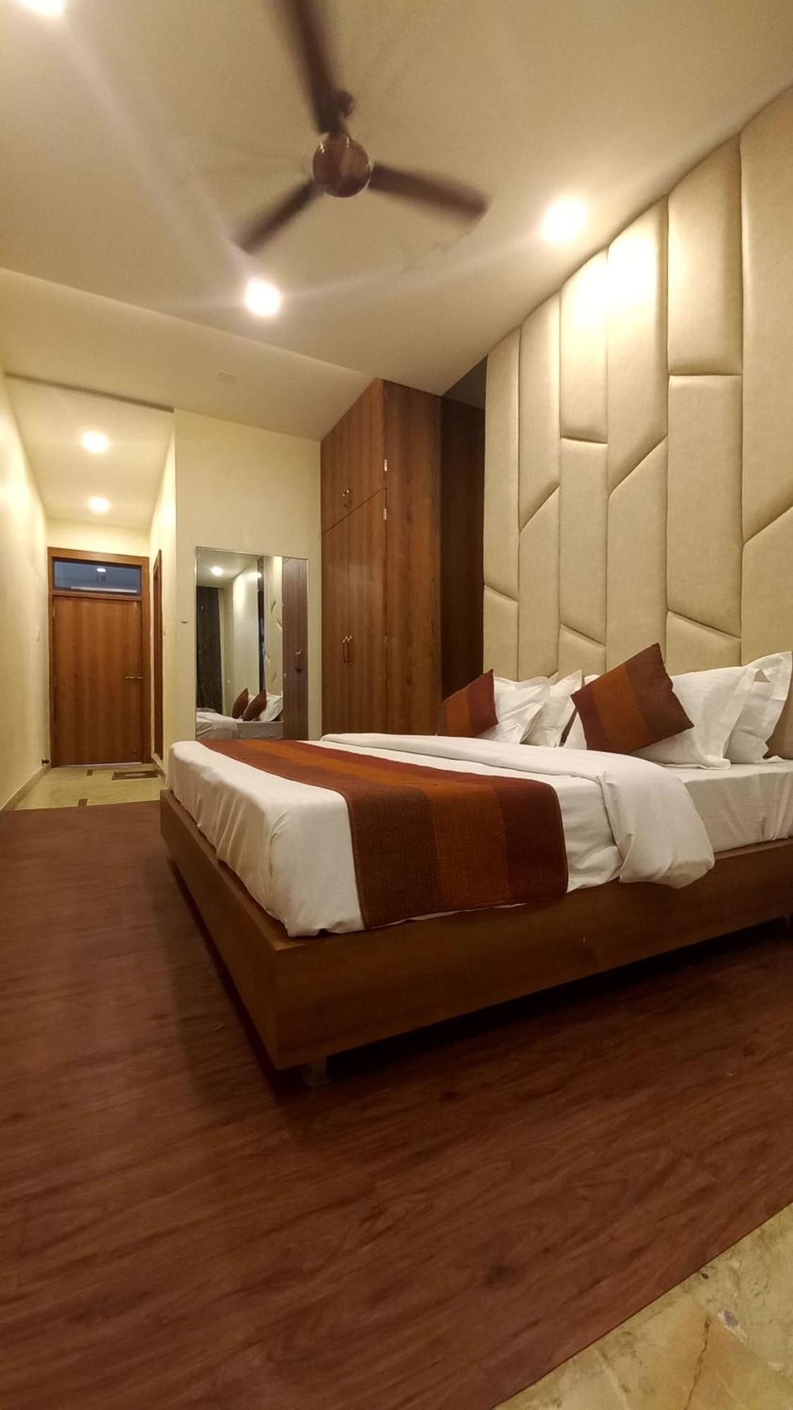 Hotel Indraprastha Jhalawar Buitenkant foto
